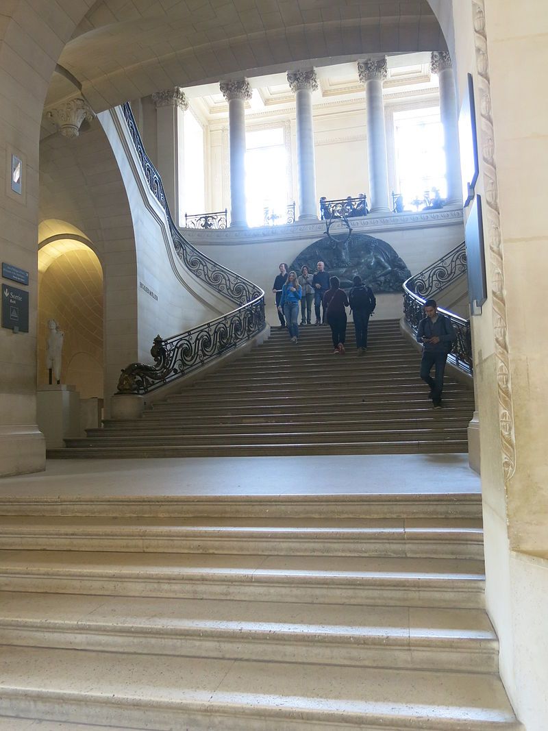 800px-Escalier_Mollien_%28Louvre%29_-_rez-de-chauss%C3%A9e_vers_premier_%C3%A9tage.jpg