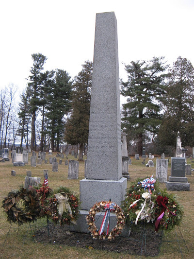 Martin_van_Buren's_grave_at_the_Reformed_Dutch_Cemetery_in_Kinderhook..jpg