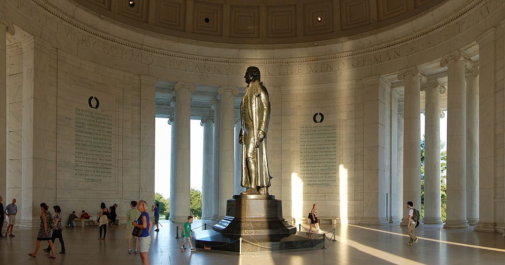 Jefferson_Memorial statue by Rudulph Evans 1947.jpg
