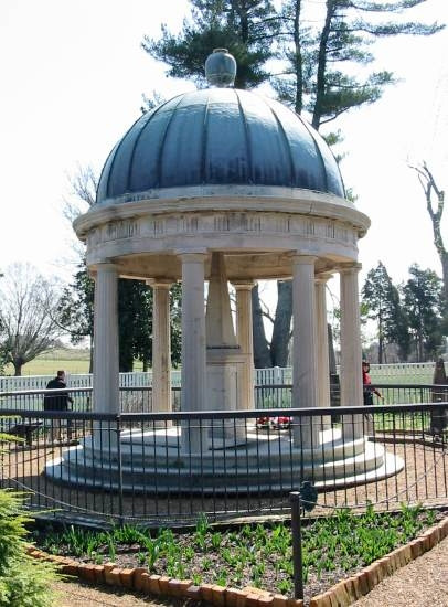 Andrew and Rachel Jackson_Tomb at the Hermitage.jpg