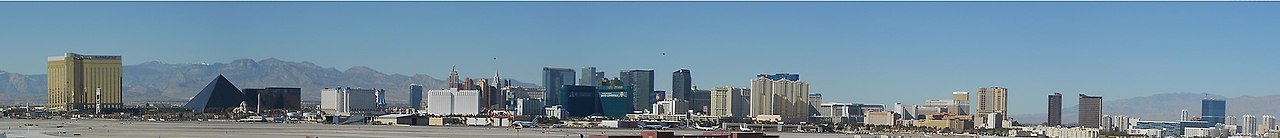 Las_Vegas_strip_panorama.jpg