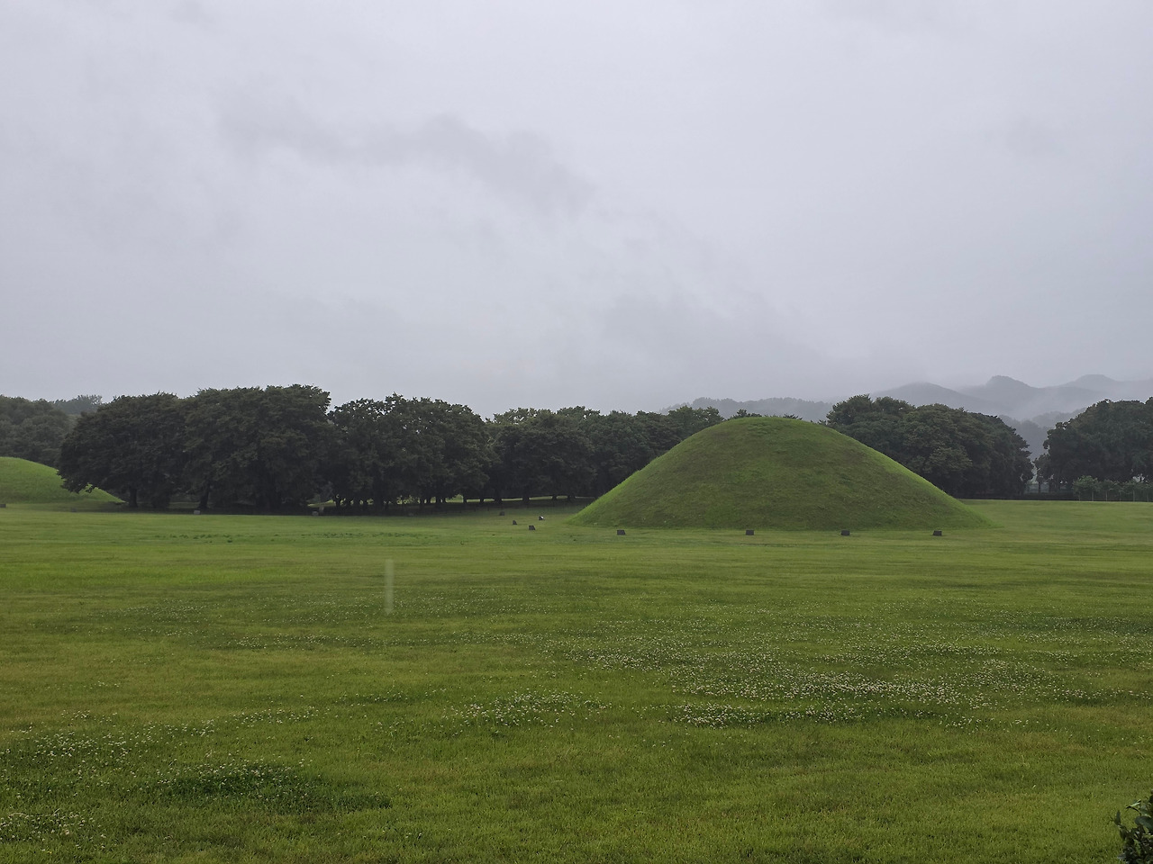 대릉원 사진.jpg