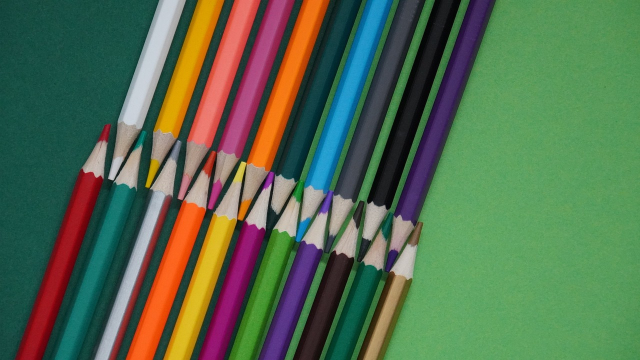 colored-pencils-7453773_1280.jpg