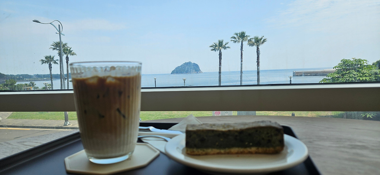 그라미니 커피&말차바.jpg