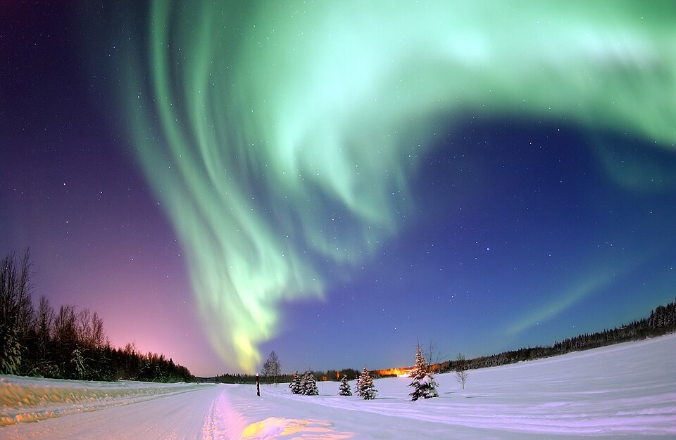 960px-Aurora_borealis_over_Eielson_Air_Force_Base,_Alaska.jpg