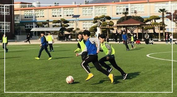 오아시스 학급별 축구 리그 경기.jpg