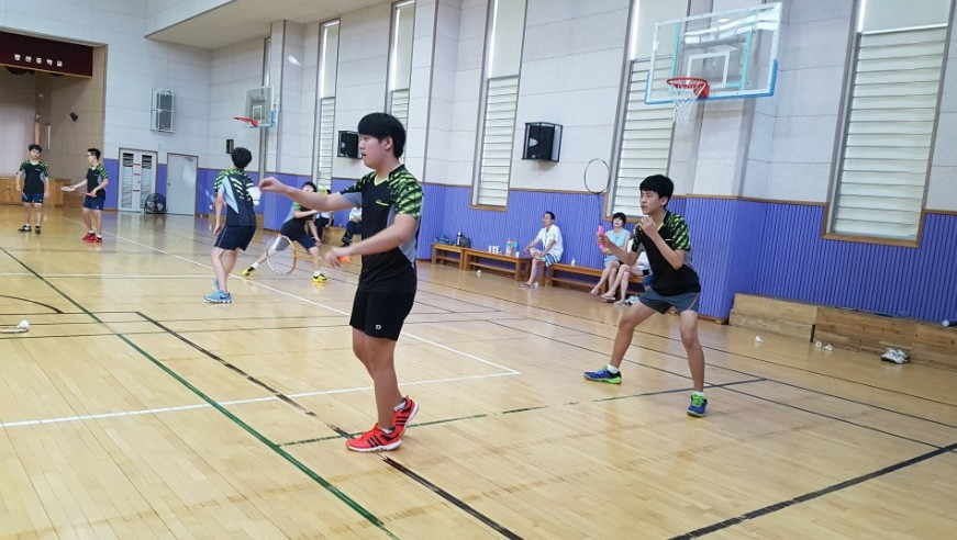 오아시스 배드민턴.jpg