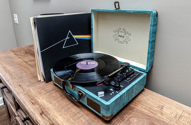 record-player-4994400_640.jpg