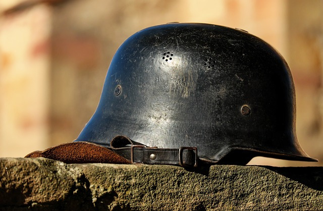 steel-helmet-1618318_640.jpg