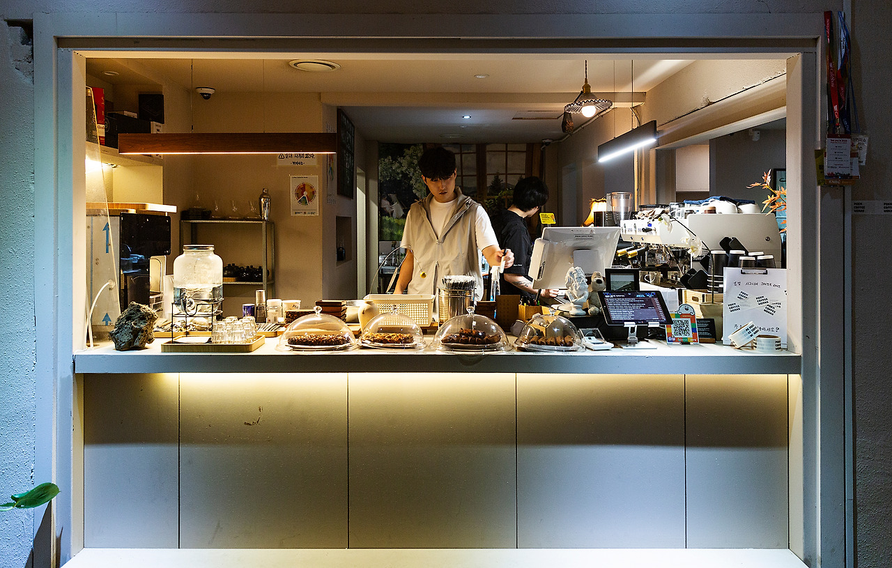 창원 스페셜티카페 포엠커피웍스  (1).jpg