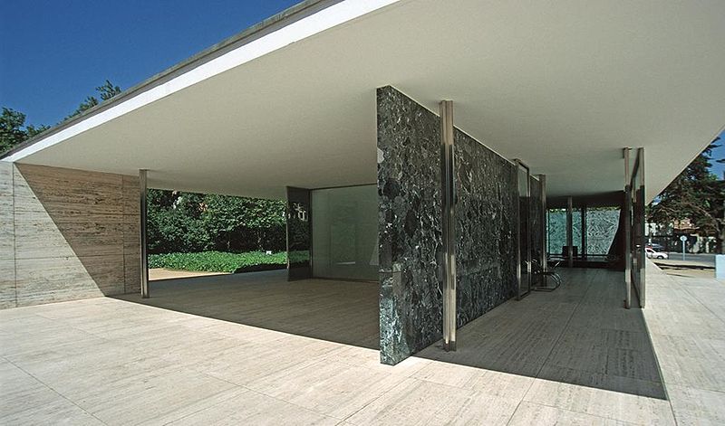800px-Barcelona_mies_v_d_rohe_pavillon_weltausstellung1999_03.jpg