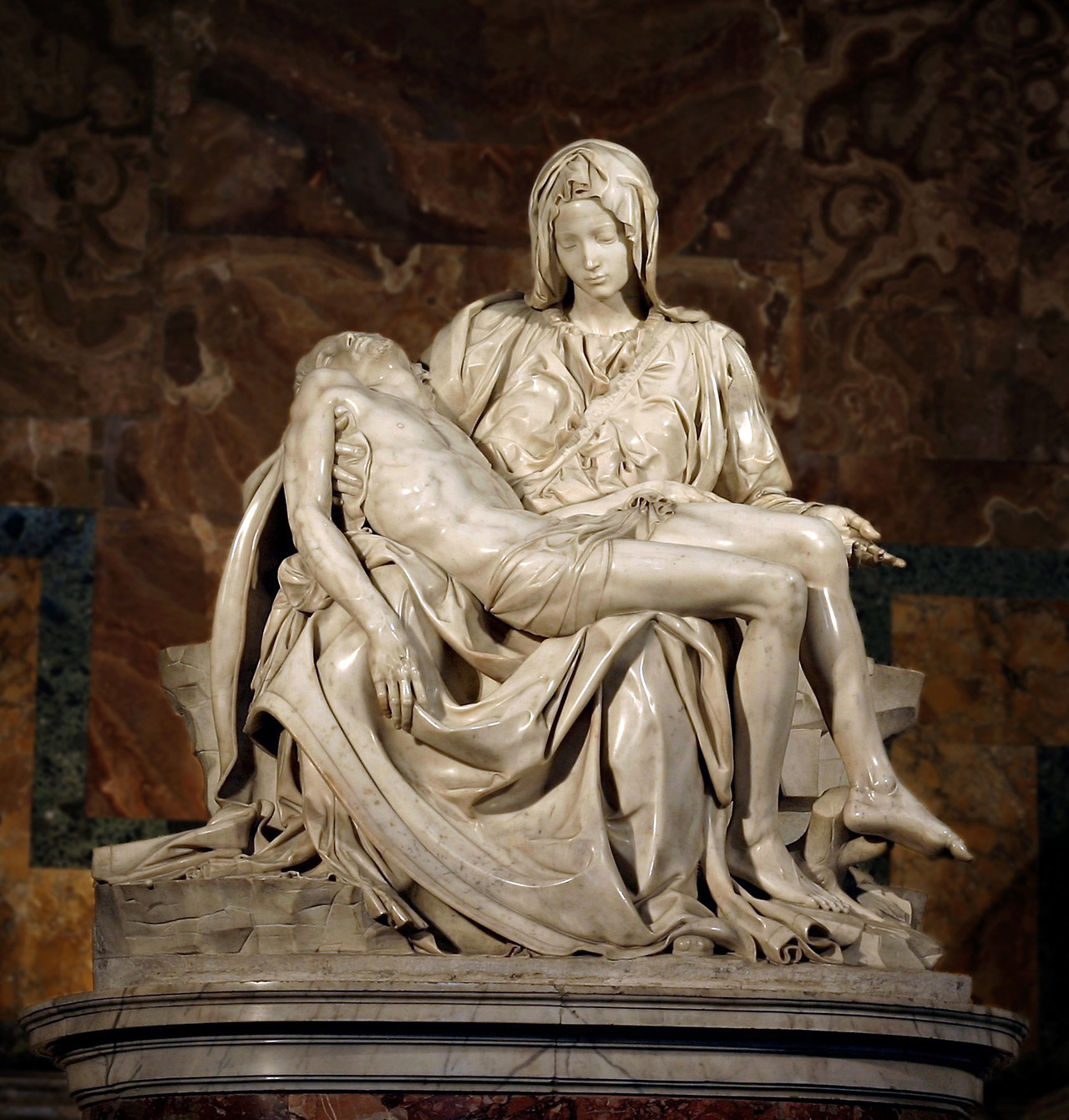 Pieta_de_Michelangelo_-_Vaticano.jpg