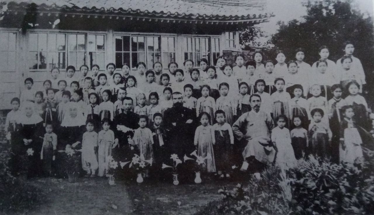 5-1914년 6월, 具마실 신부의 송별기념으로 촬영한 사진이다..jpg