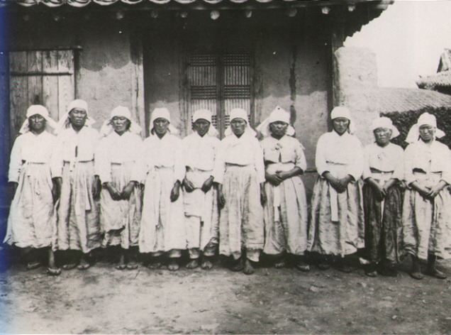 1-10명의 제주해녀.jpg