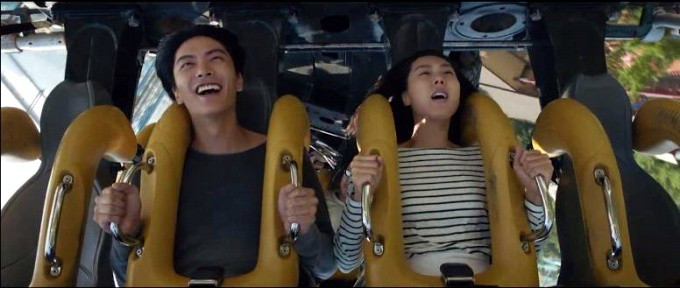 함께 웃는 두 사람.jpg