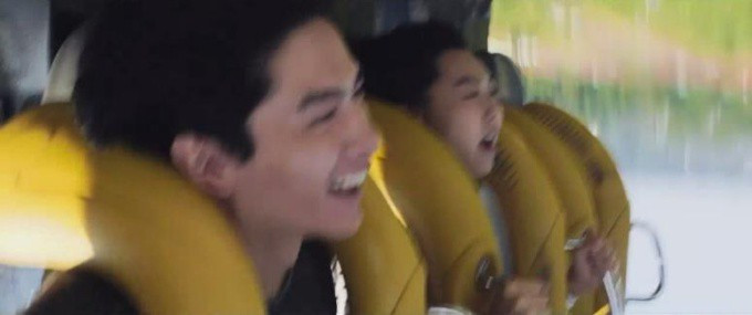 흔들리는 롤러코스터.jpg