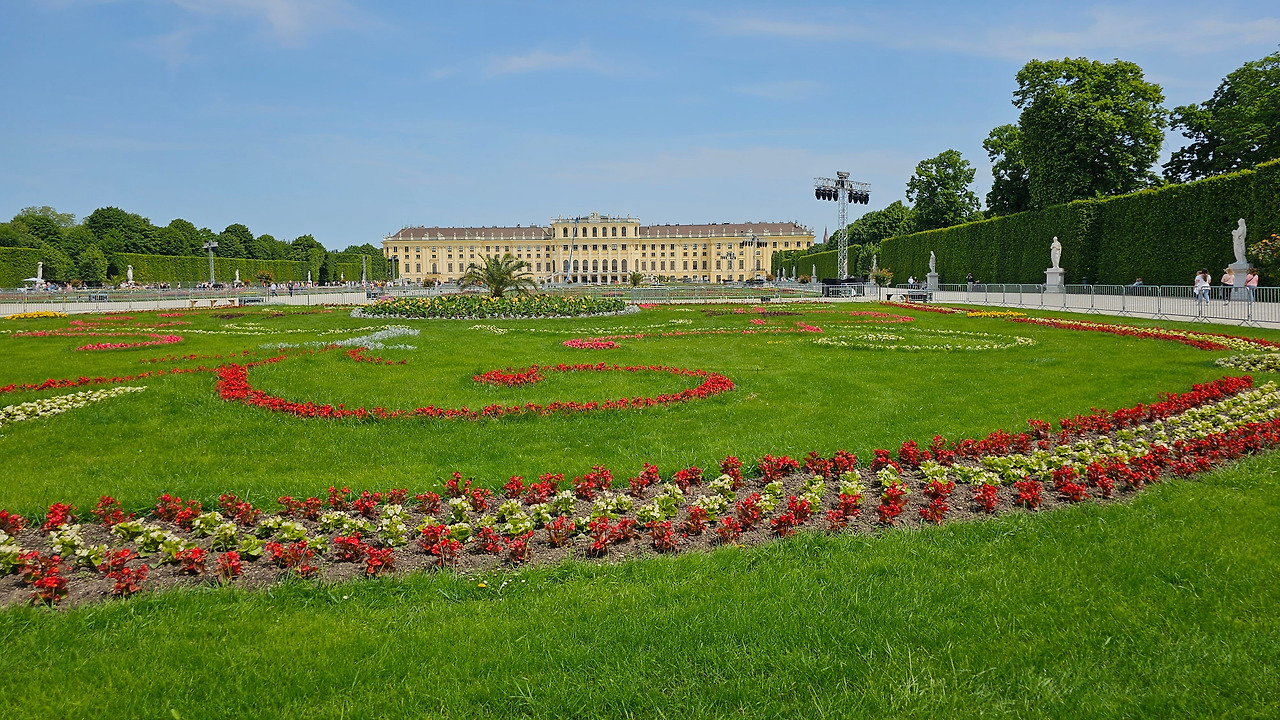 쇤부른 정원 가로.jpg