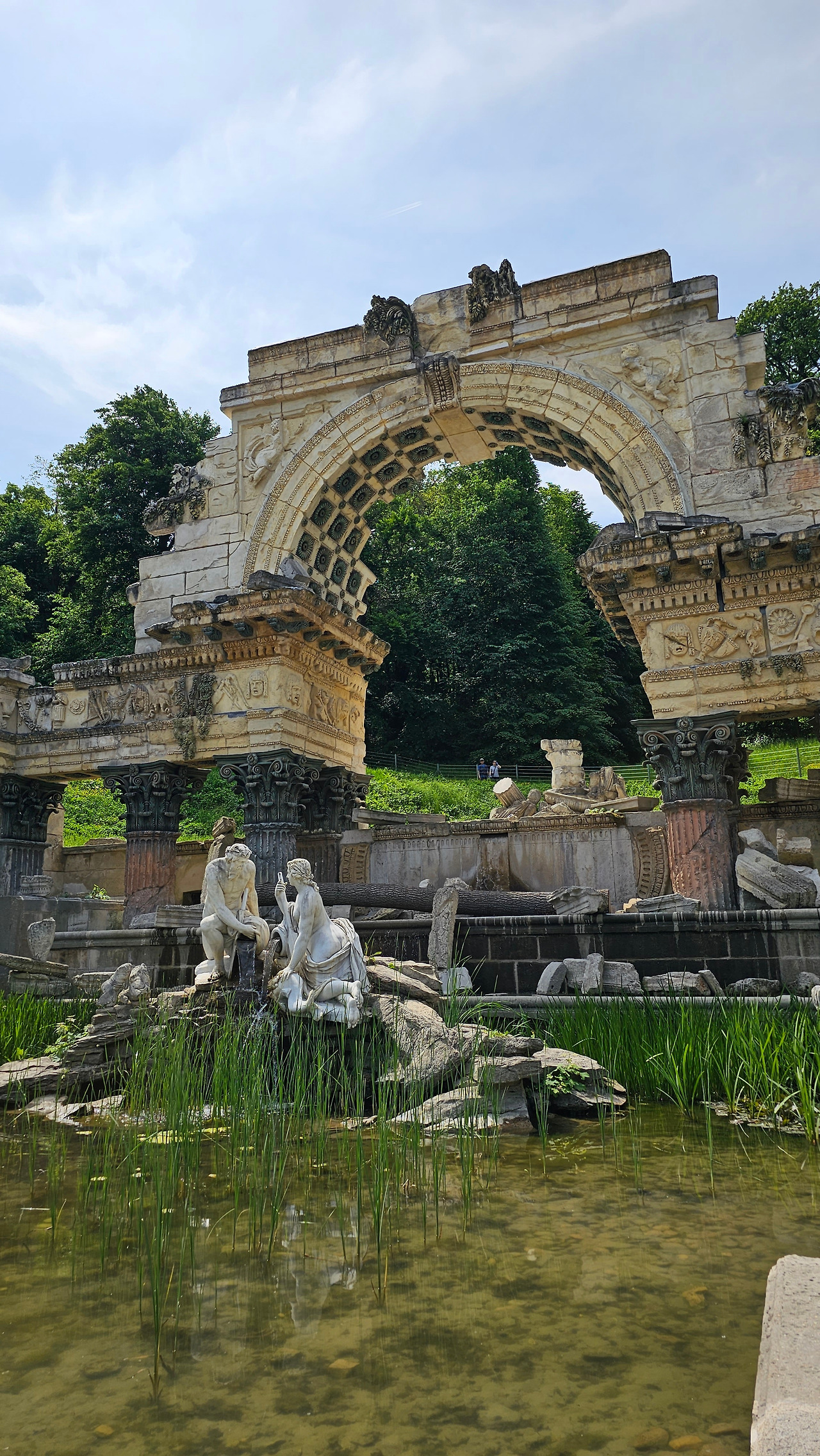 쇤부른 로마유적.jpg