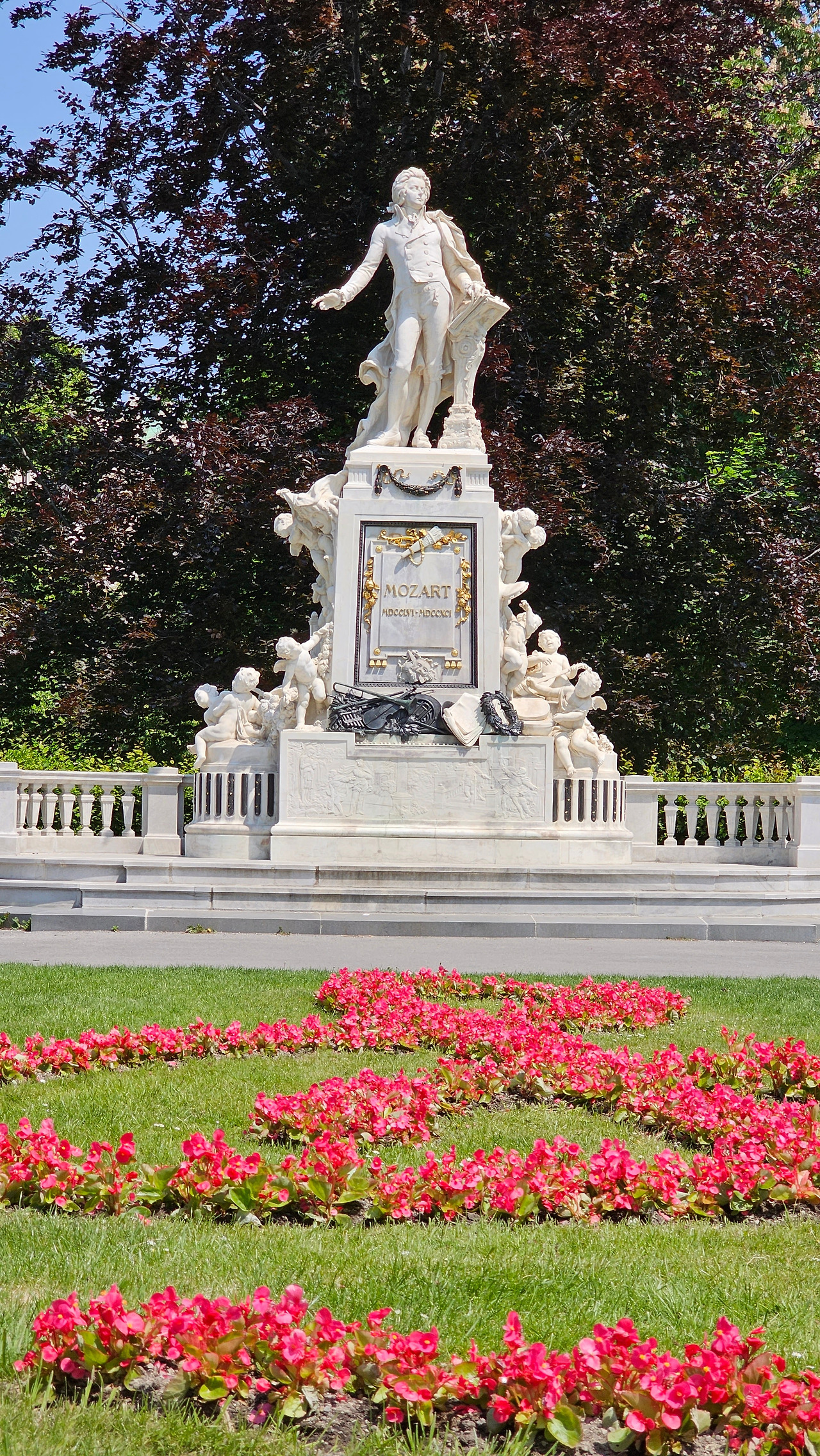 모차르트 동상.jpg