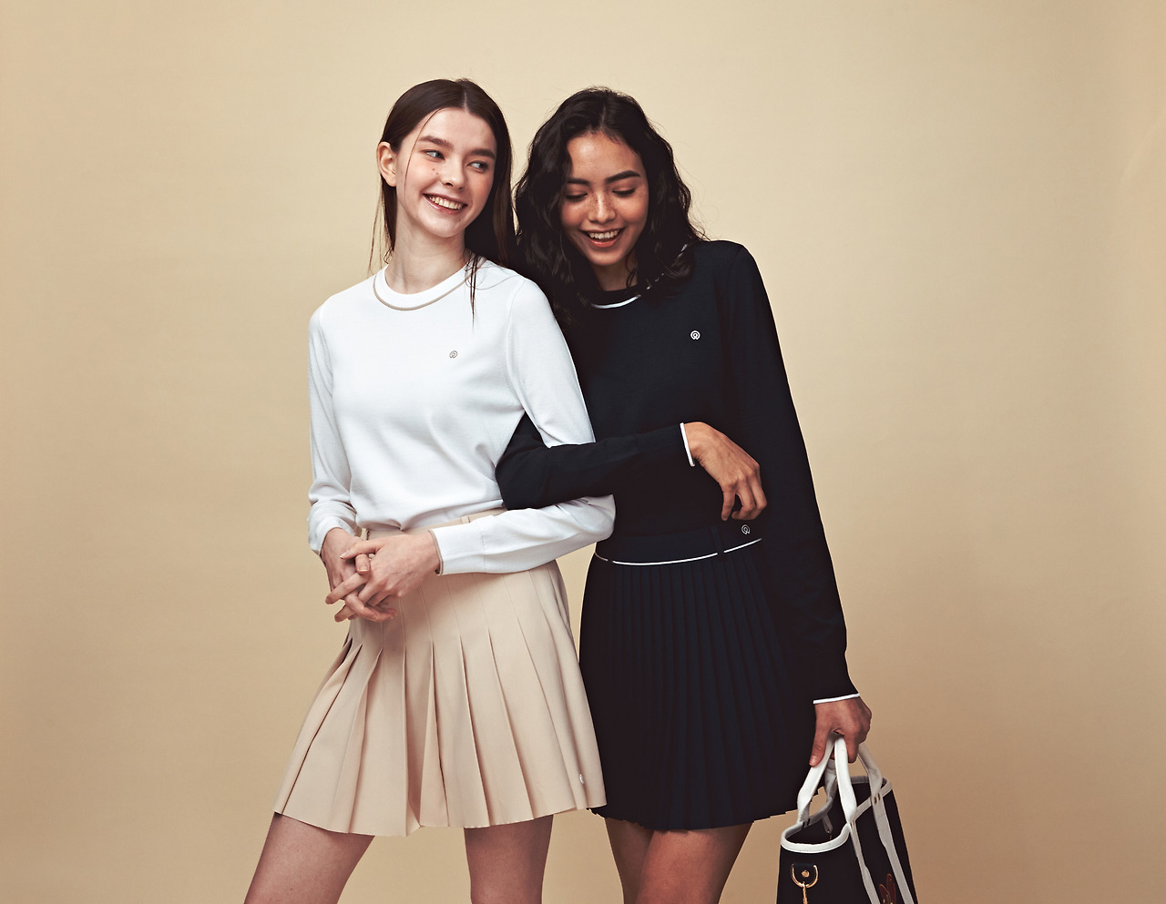 포디 룩북-1.jpg