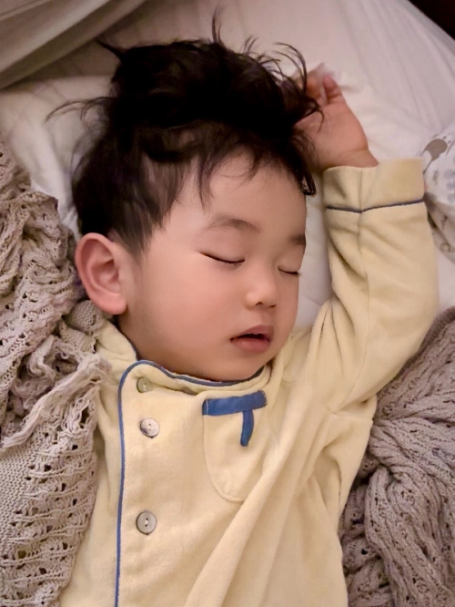 13 손에 손을 대고 02.jpg