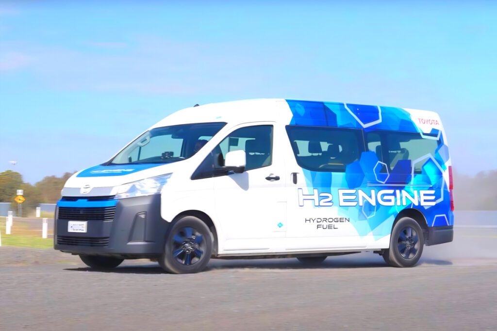 Toyota-Hiace-Hydrogen-Hybrid-Unveiled-3-1024x683.jpg