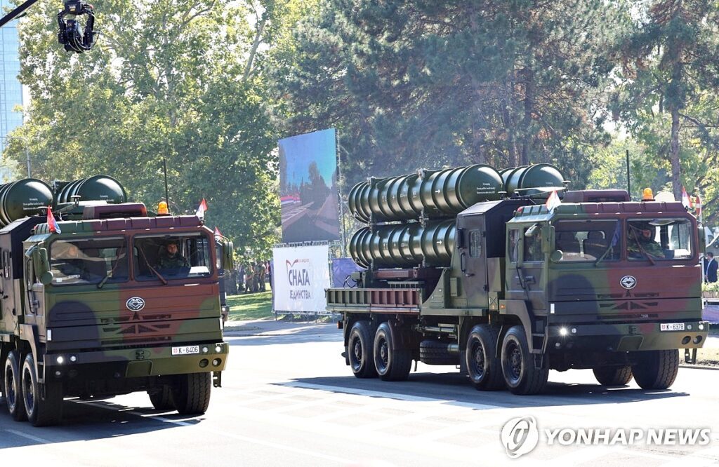 Serbia-Showing-Off-Chinese-Missiles-At-Its-Military-Parade001-1024x666.jpg