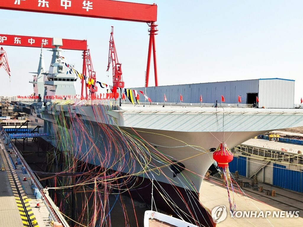 China-Tests-Electromagnetic-Injectors-on-amphibious-ships002-1024x768.jpg