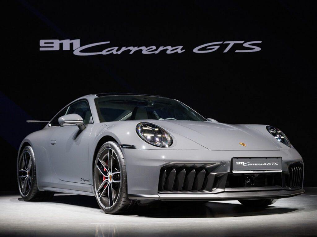 Porsche-unveils-new-911-Carrera-GTS-2-1024x768.jpg