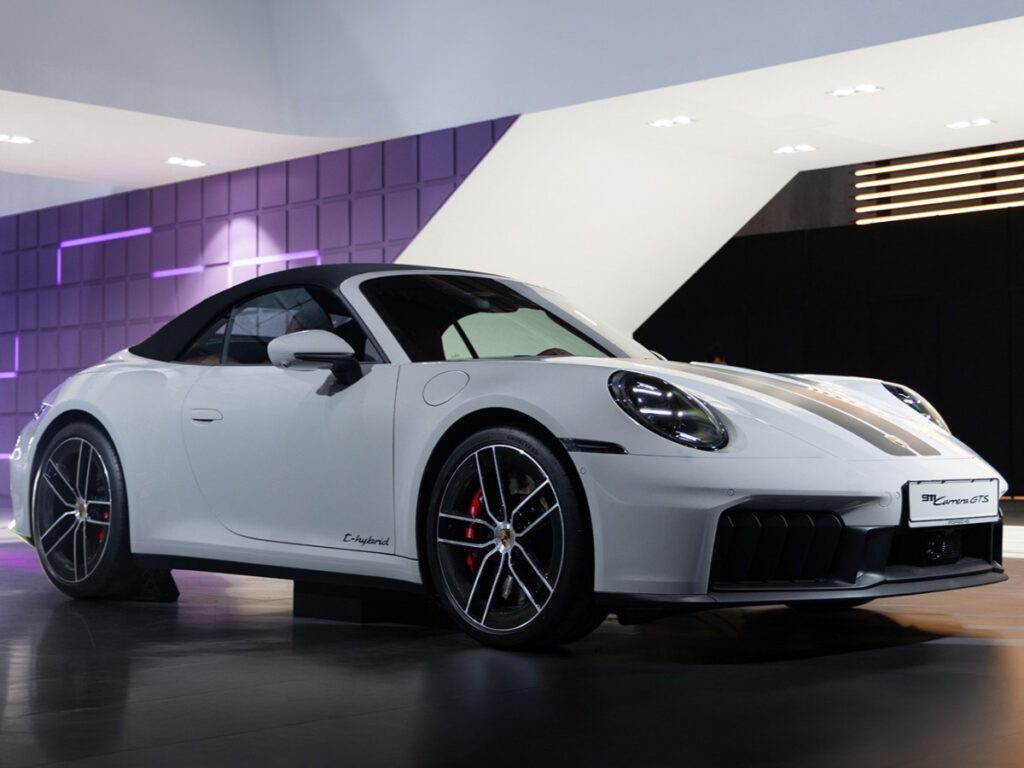 Porsche-unveils-new-911-Carrera-GTS-3-1024x768.jpg