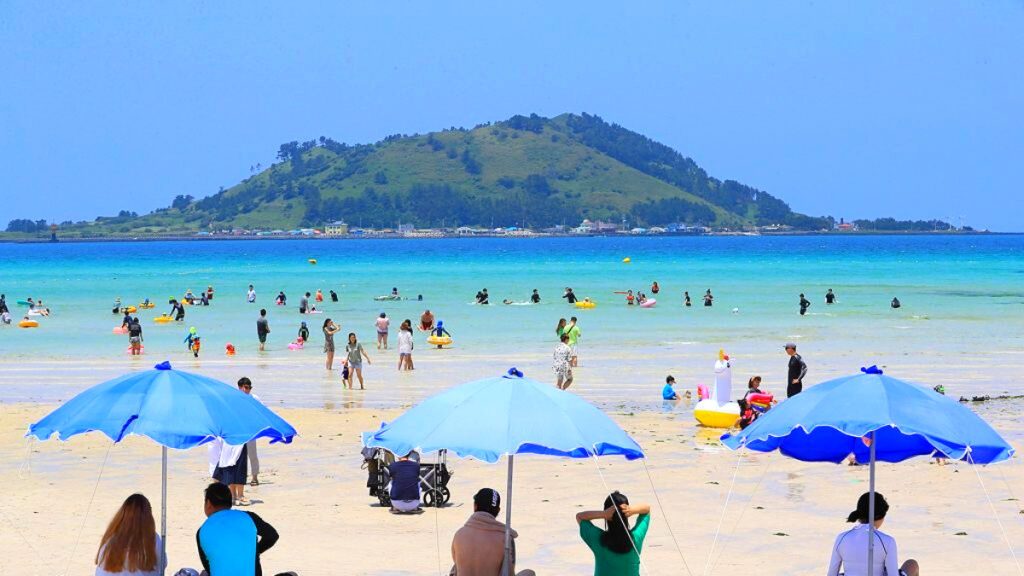 Jeju-Island-Tourists-Are-Rising-1-1024x576.jpg