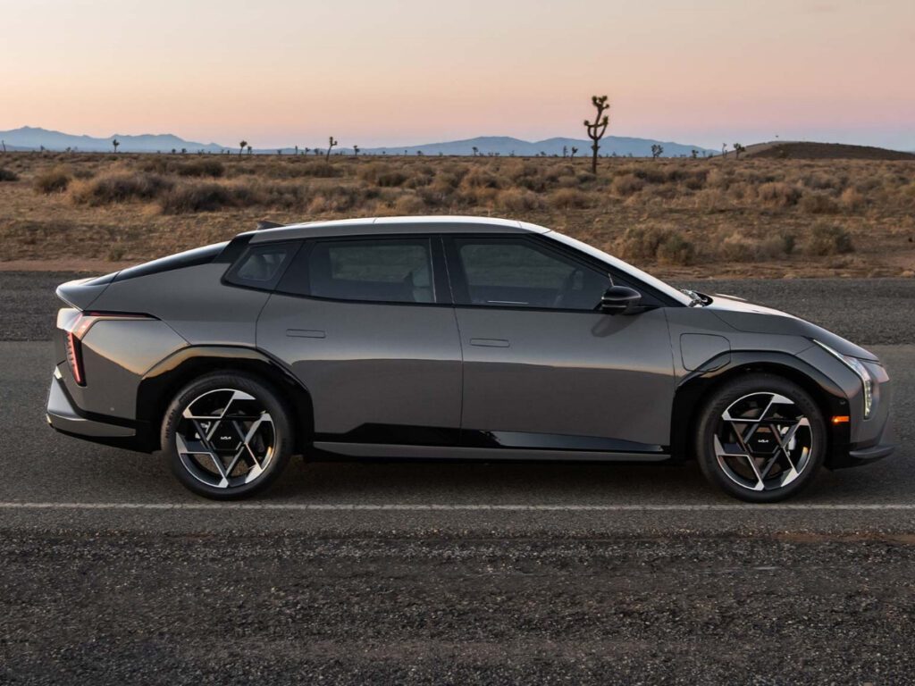 Kia-EV4-US-market-unveiling-4-1024x768.jpg
