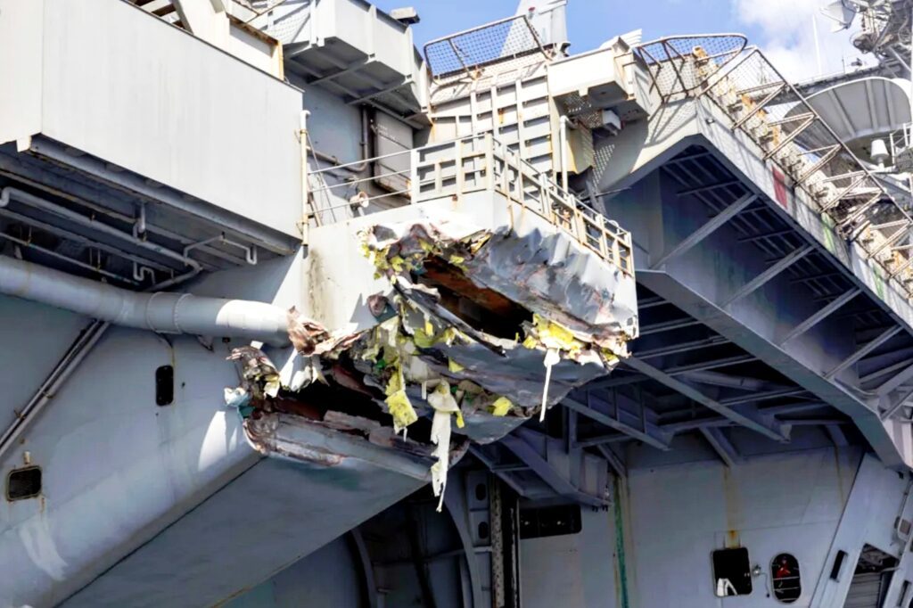 Repair-status-of-U.S.-Navy-aircraft-carrier-that-collided-with-merchant-ship003-1024x682.jpg