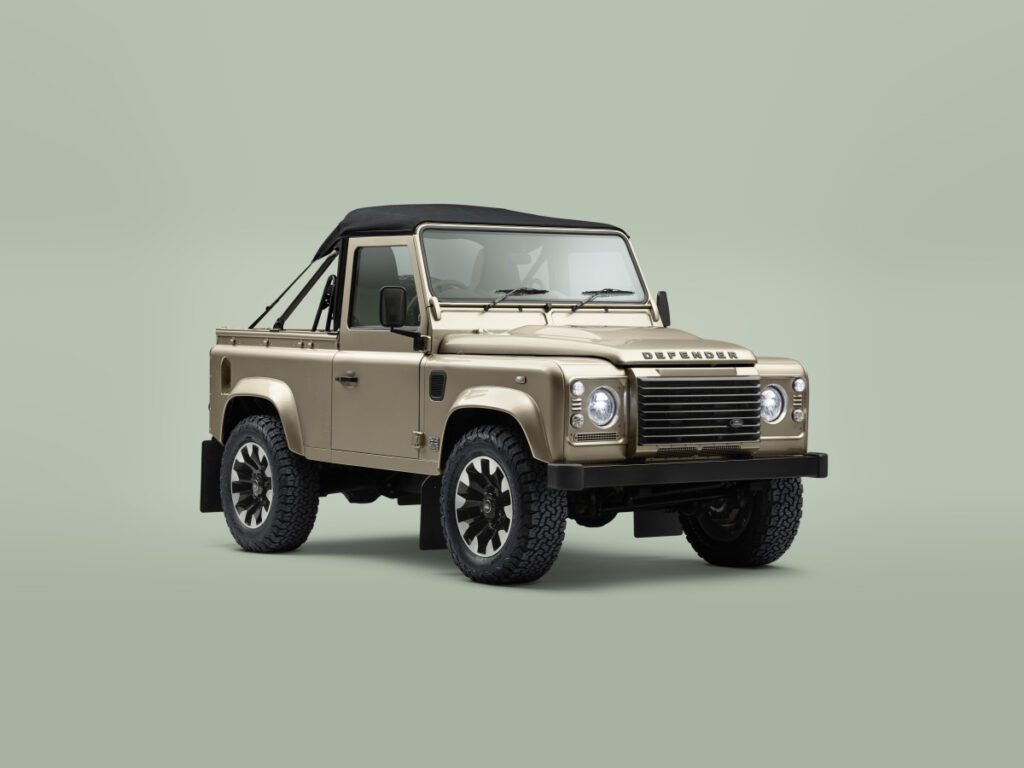 Classic-Defender-V8-SoftTop-Unveiled-2-1024x768.jpg