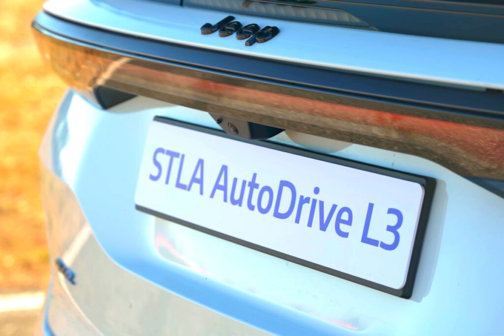 STLA-Autodrive-Revealed-5-1024x683.jpg