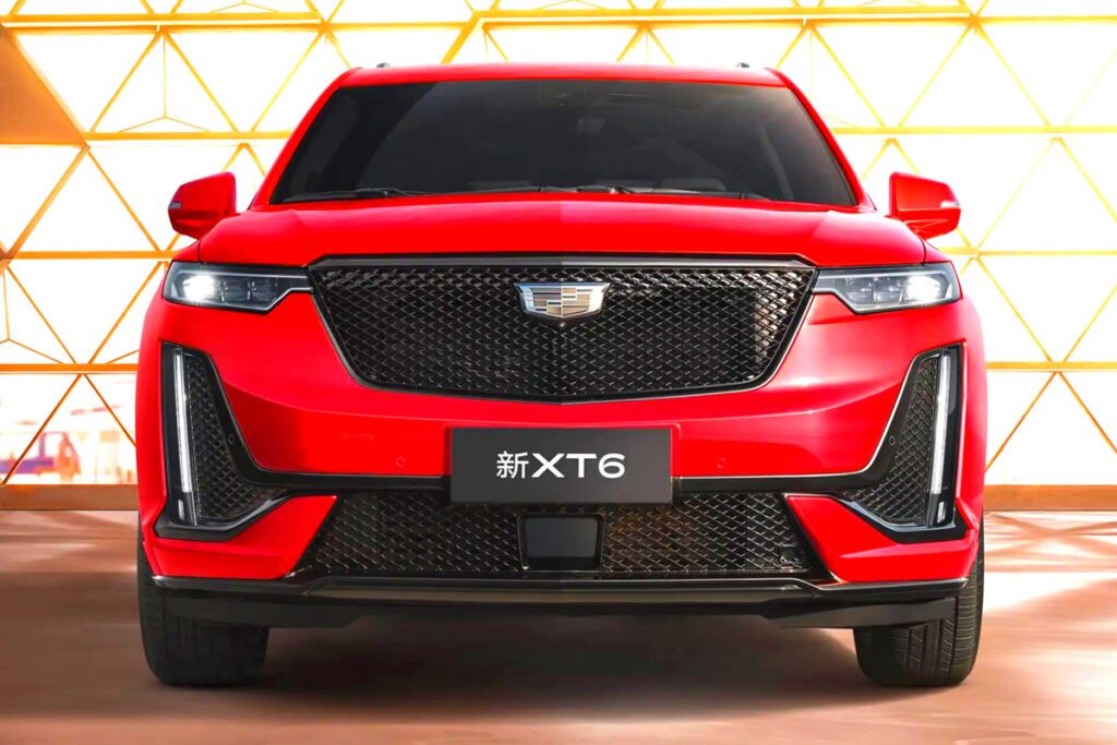 Cadillac-2025-XT6-unveiled-2-1024x683.jpg