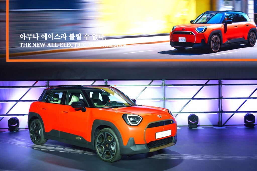 Launch-of-three-mini-electric-cars-8-1024x683.jpg