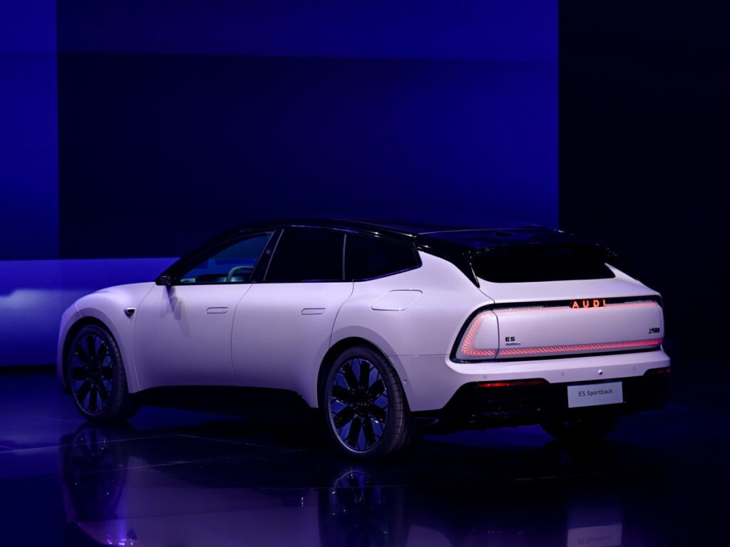 Audi-E5-Sportback-Unveiled-8-1024x768.jpg