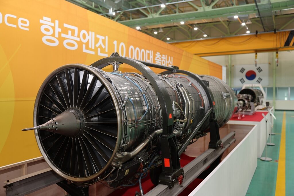 Hanwha-VCR-LNG-carrier-engine-3-1024x683.jpg