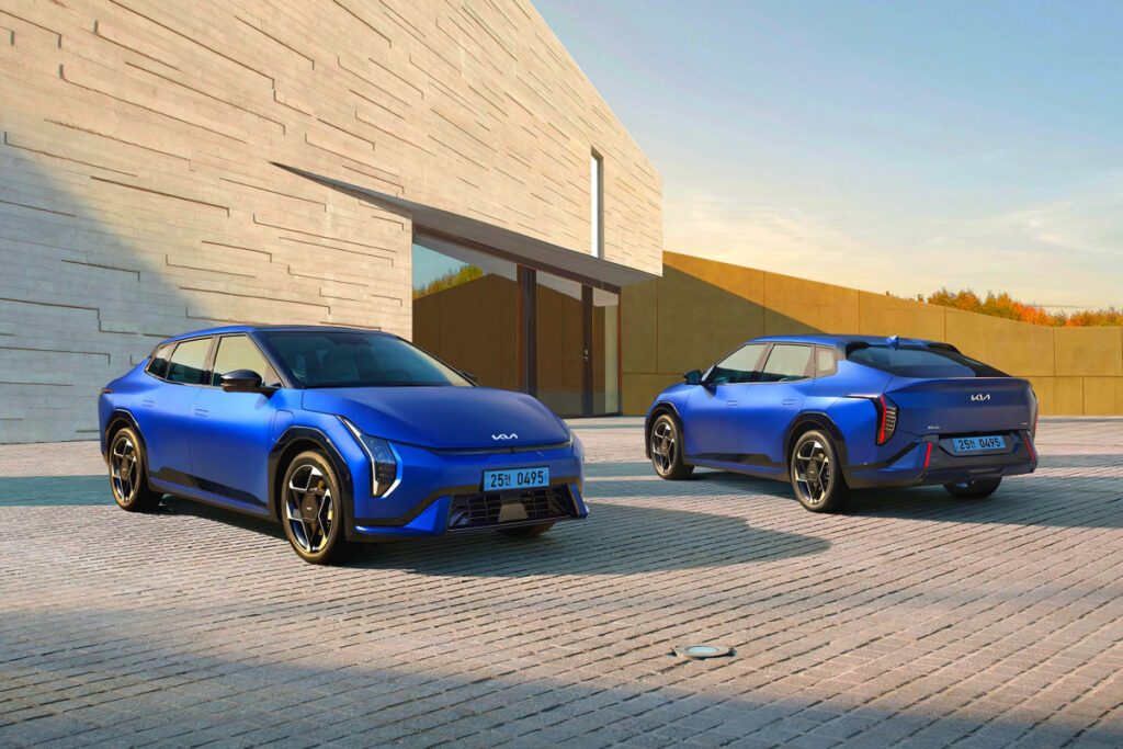 Kia-EV4-contracts-open-7-1024x683.jpg