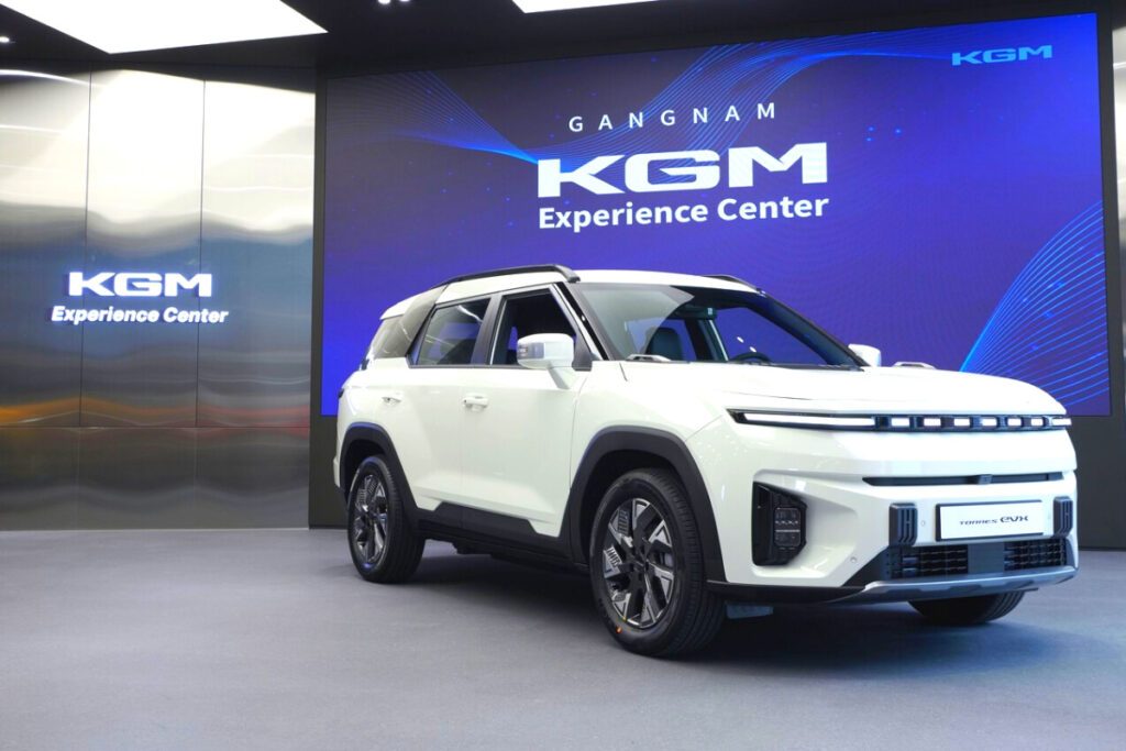 KGM-Experience-Center-Gangnam-opens-6-1024x683.jpg