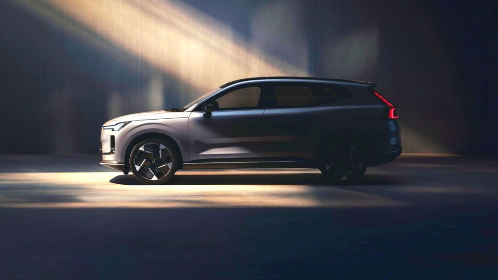 Volvo-XC70-lineup-unveiled-1024x576.jpg