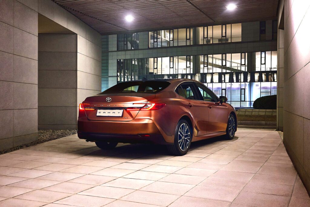 Toyota-launches-2025-Camry-Hybrid-5-1024x683.jpg