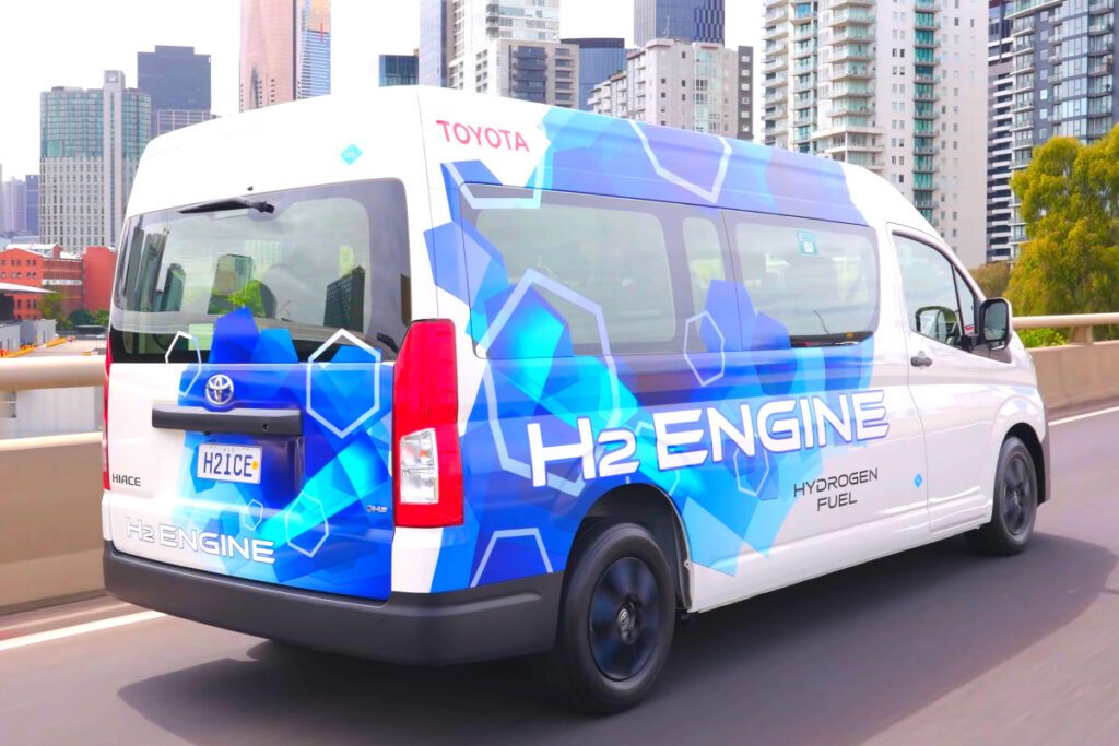 Toyota-Hiace-Hydrogen-Hybrid-Unveiled-6-1024x683.jpg