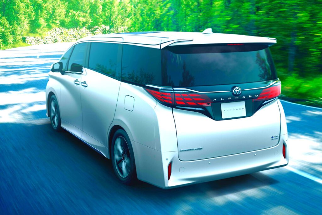 Toyota-2025-Alphard-PHEV-unveiled-4-1024x683.jpg