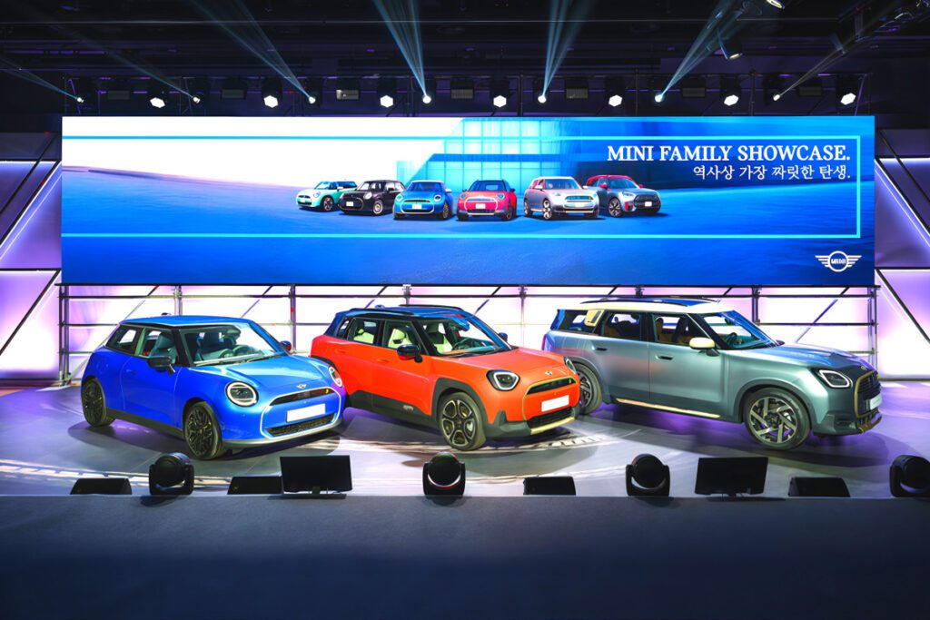 Launch-of-three-mini-electric-cars-2-1024x683.jpg
