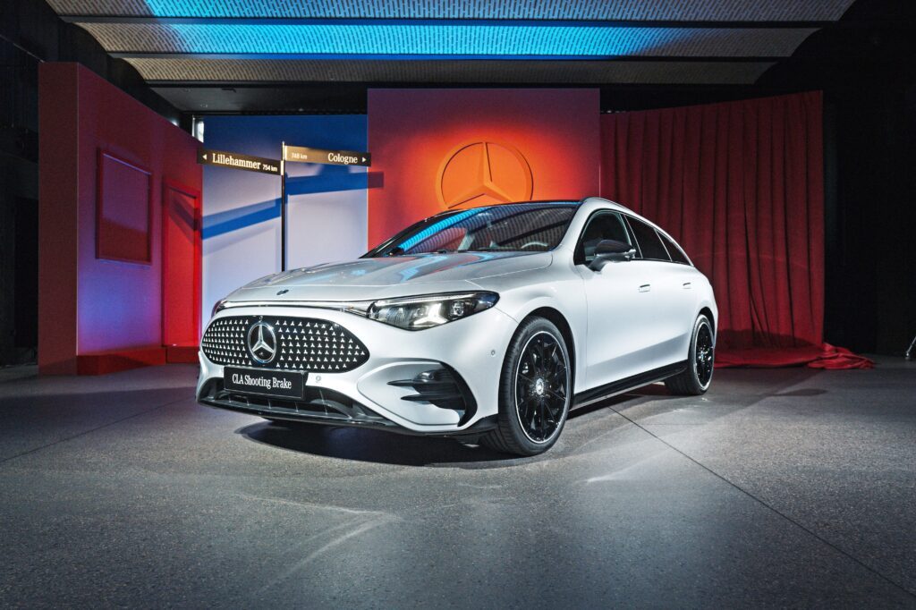 Mercedes-Benz-unveils-its-first-electric-vehicle-shooting-brake003-1024x682.jpg