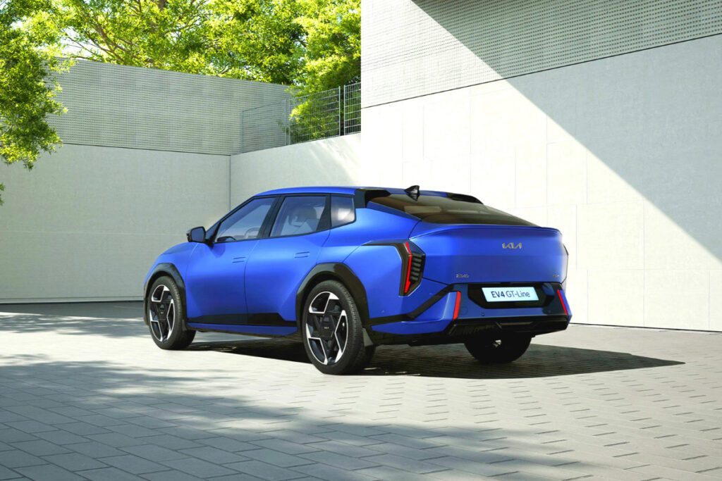 Kia-EV4-exterior-design-unveiled-5-1024x683.jpg