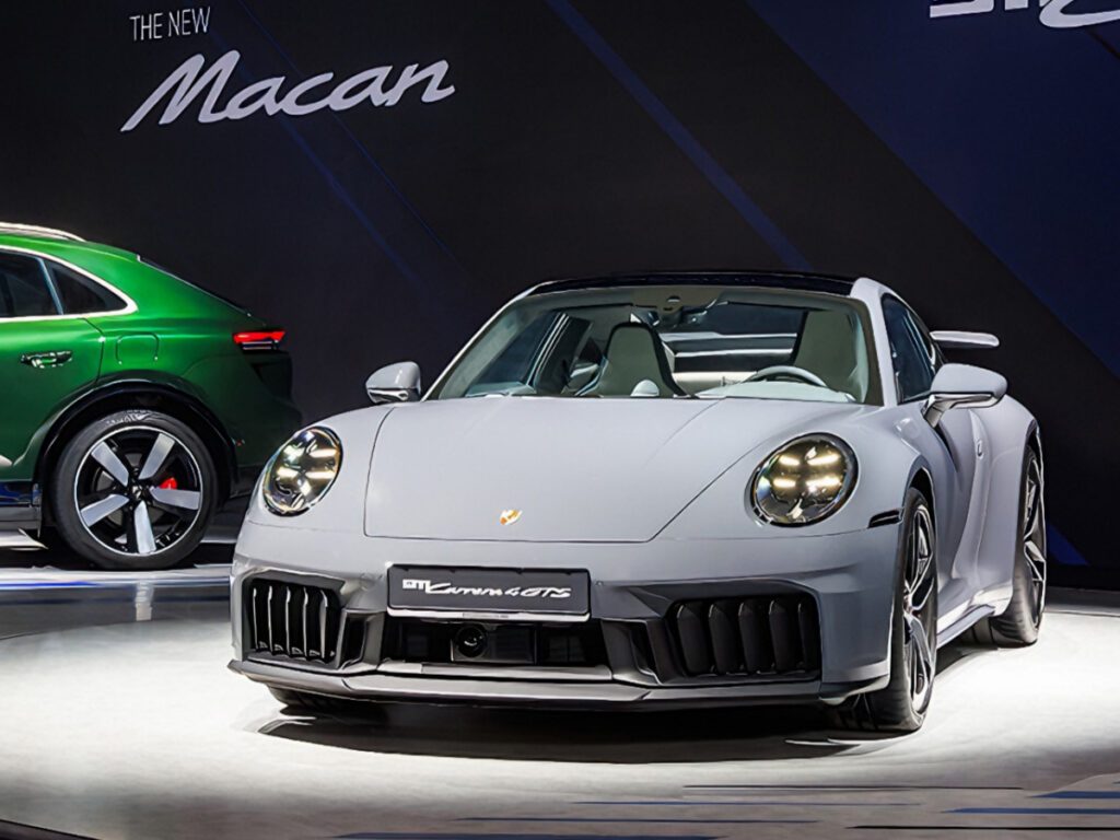 Porsche-unveils-new-911-Carrera-GTS-4-1024x768.jpg