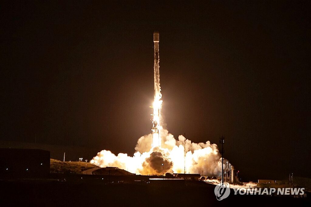 South-Korea-Successfully-Launches-Fifth-Reconnaissance-Satellite003-1024x683.jpg